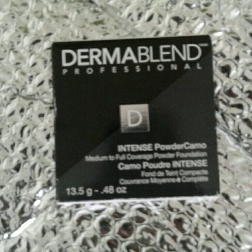 Coverage powder foundation